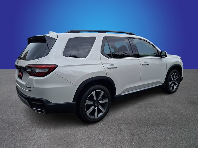 Used 2025 Honda Pilot Touring image 5
