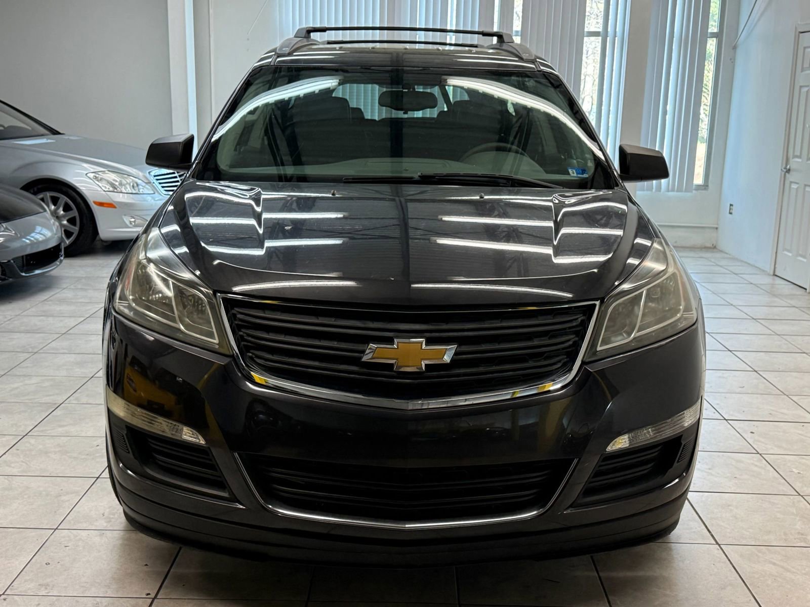 Used 2015 Chevrolet Traverse LS FWD image 2