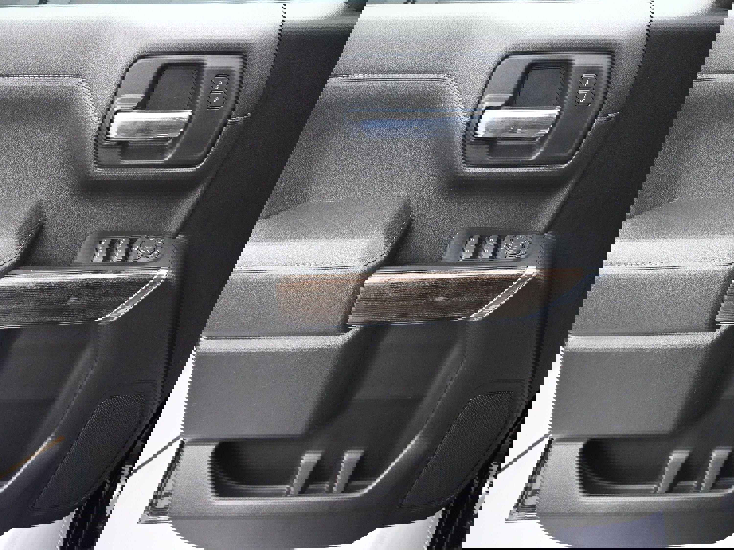 Used 2022 Chevrolet Silverado 1500 LT image 24