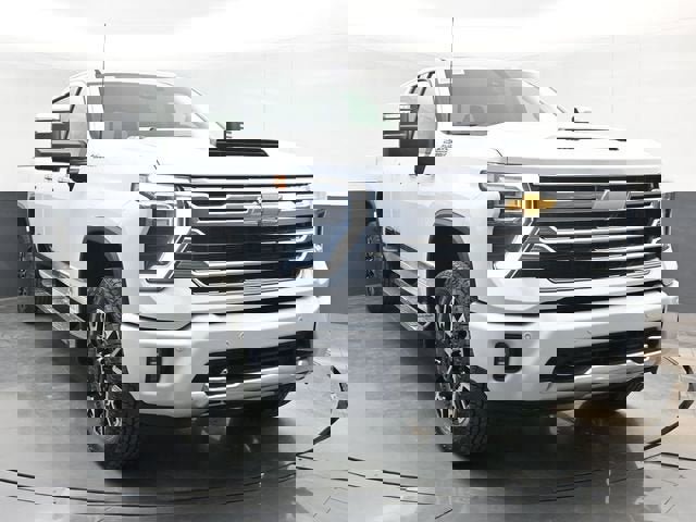 New 2026 Chevrolet Silverado 2500 High Country w/ High Country Premium Package AWD/4WD image 2