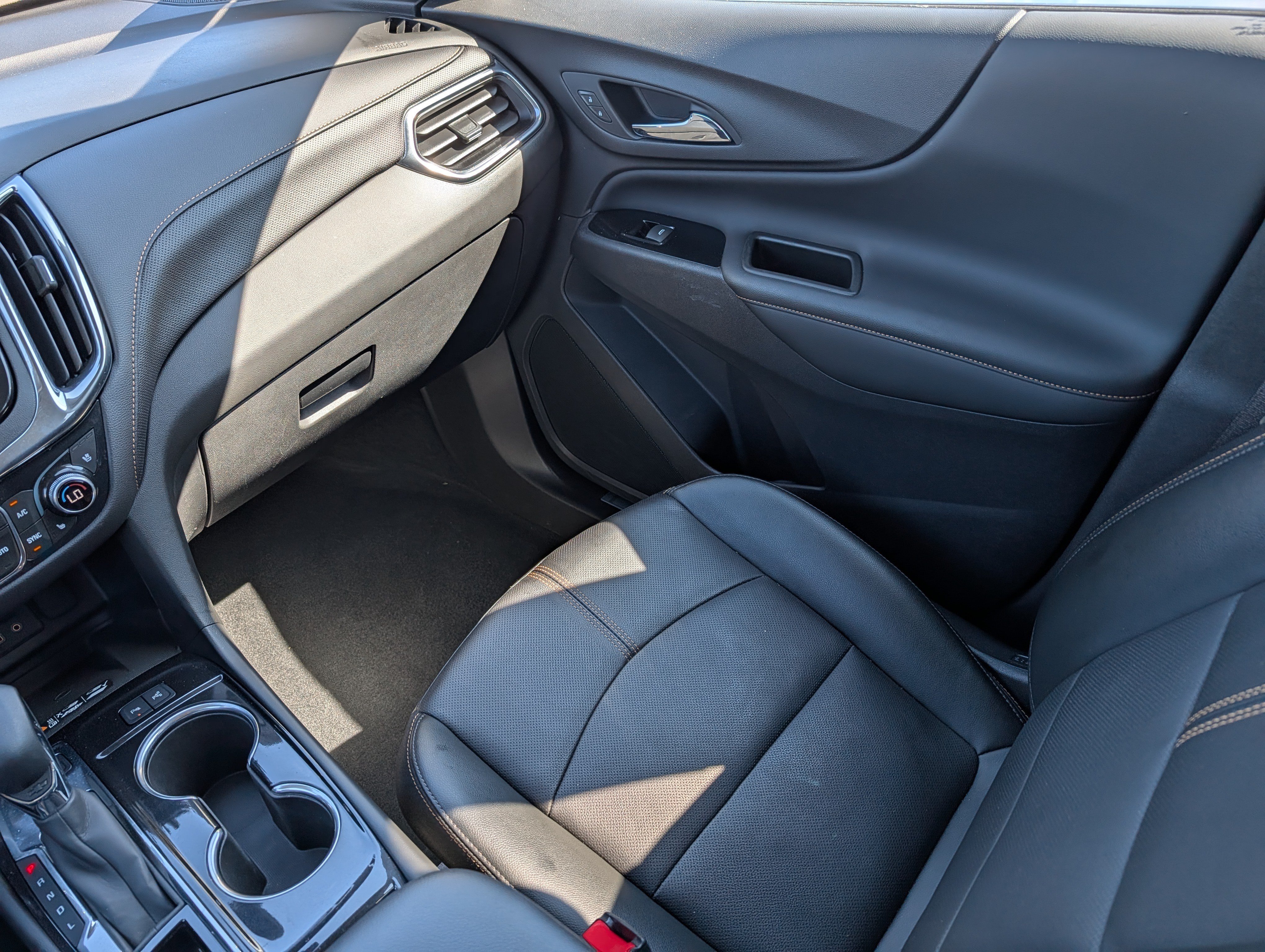 Used 2022 Chevrolet Equinox Premier AWD/4WD image 11