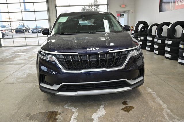 Used 2022 Kia Carnival LX image 2