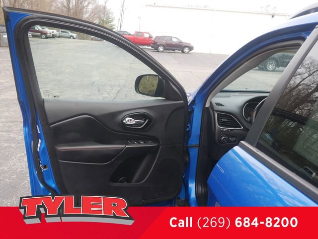 Used 2021 Jeep Cherokee Trailhawk image 22