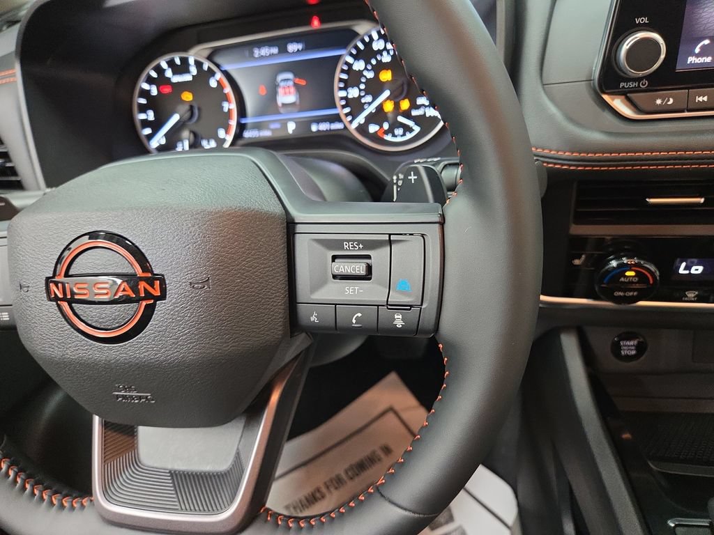 Used 2025 Nissan Rogue SV AWD/4WD image 17