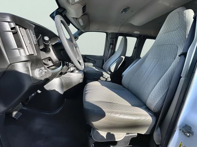 Used 2020 Chevrolet Express 3500 LT w/ LT Preferred Equipment Group image 18
