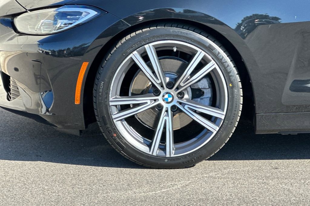 Used 2023 BMW 430i Coupe w/ Premium Package image 31