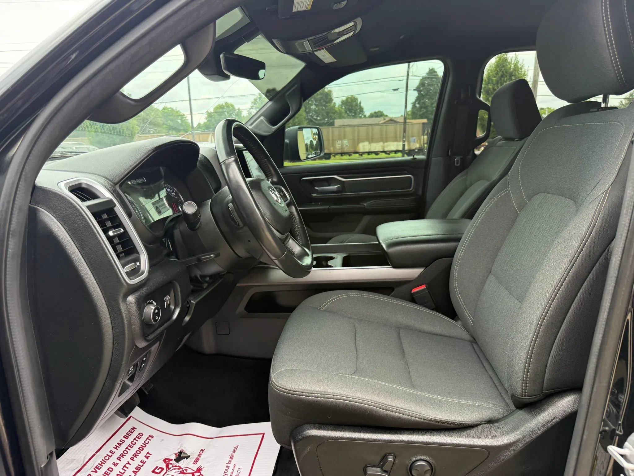 Used 2022 RAM 1500 Big Horn AWD/4WD image 10