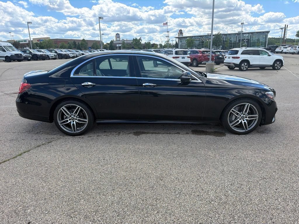 Certified 2018 Mercedes-Benz E 300 4MATIC image 4