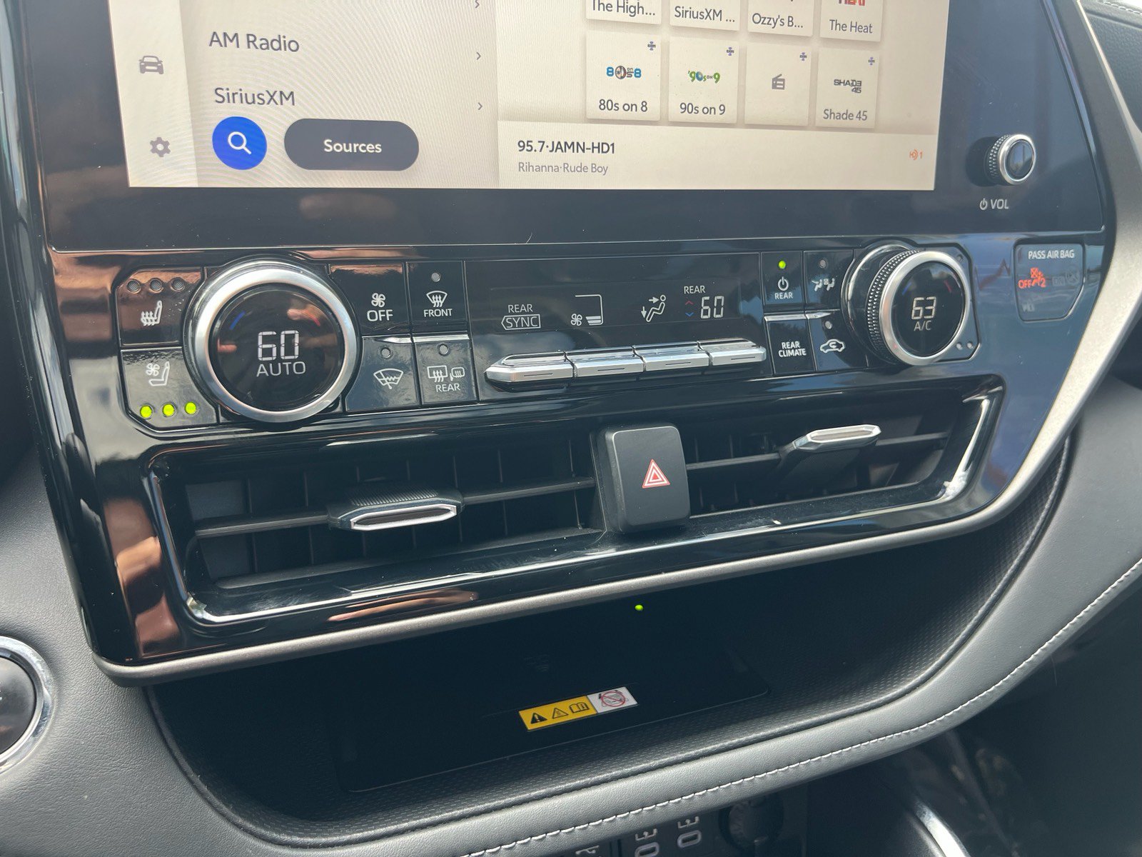 Used 2023 Toyota Highlander Limited FWD image 30