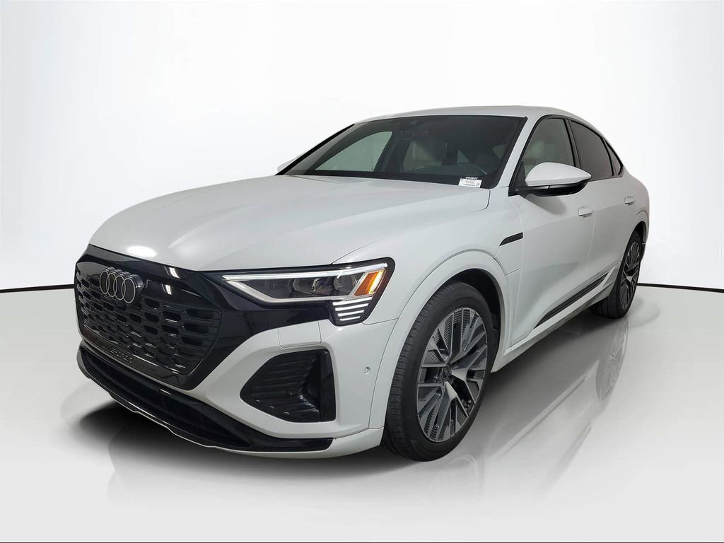 Used 2024 Audi Q8 e-tron Premium Plus w/ Premium Plus Package image 3