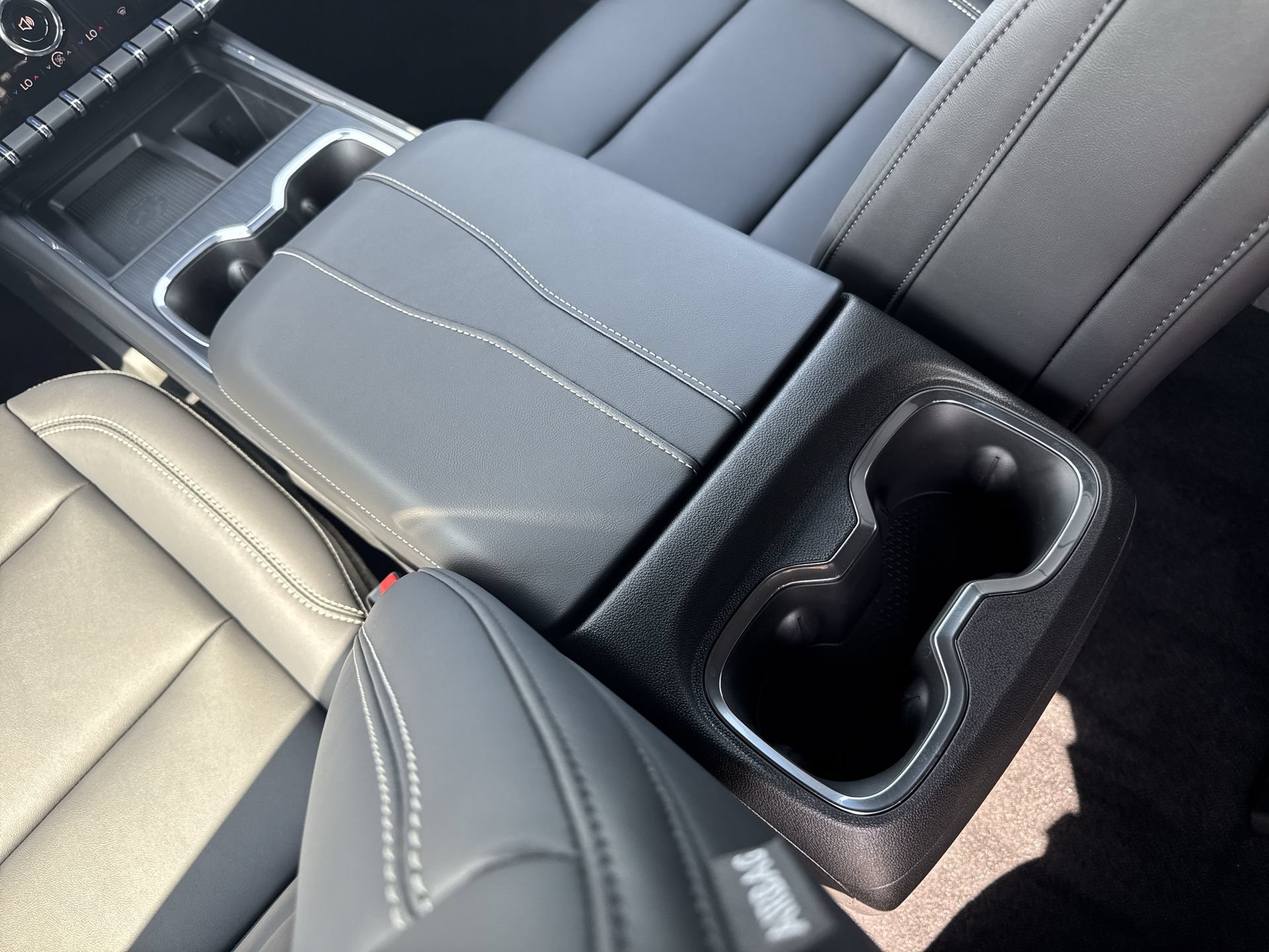 New 2026 GMC Acadia Elevation w/ Elevation Premium Package AWD/4WD image 22