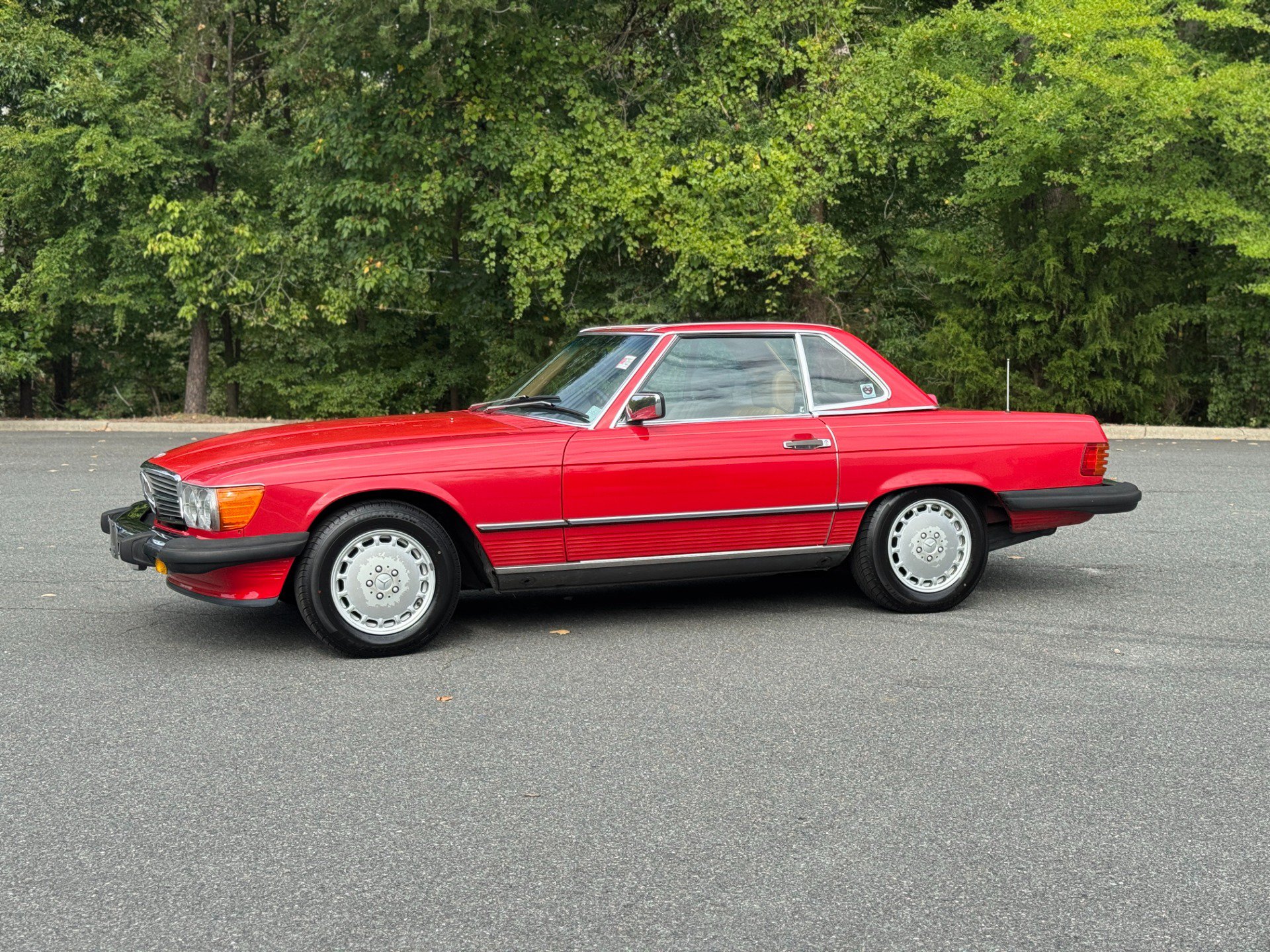 Used 1987 Mercedes-Benz 560 SL image 5
