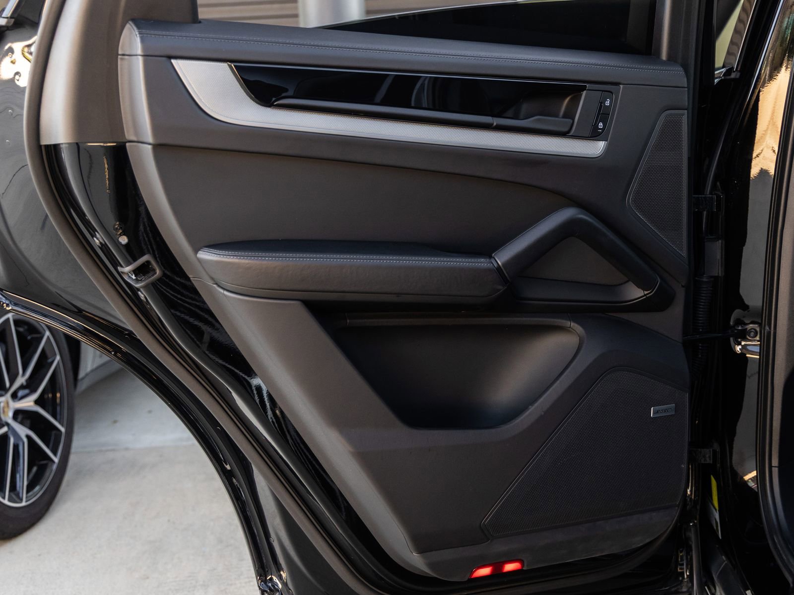 Certified 2024 Porsche Cayenne S image 32