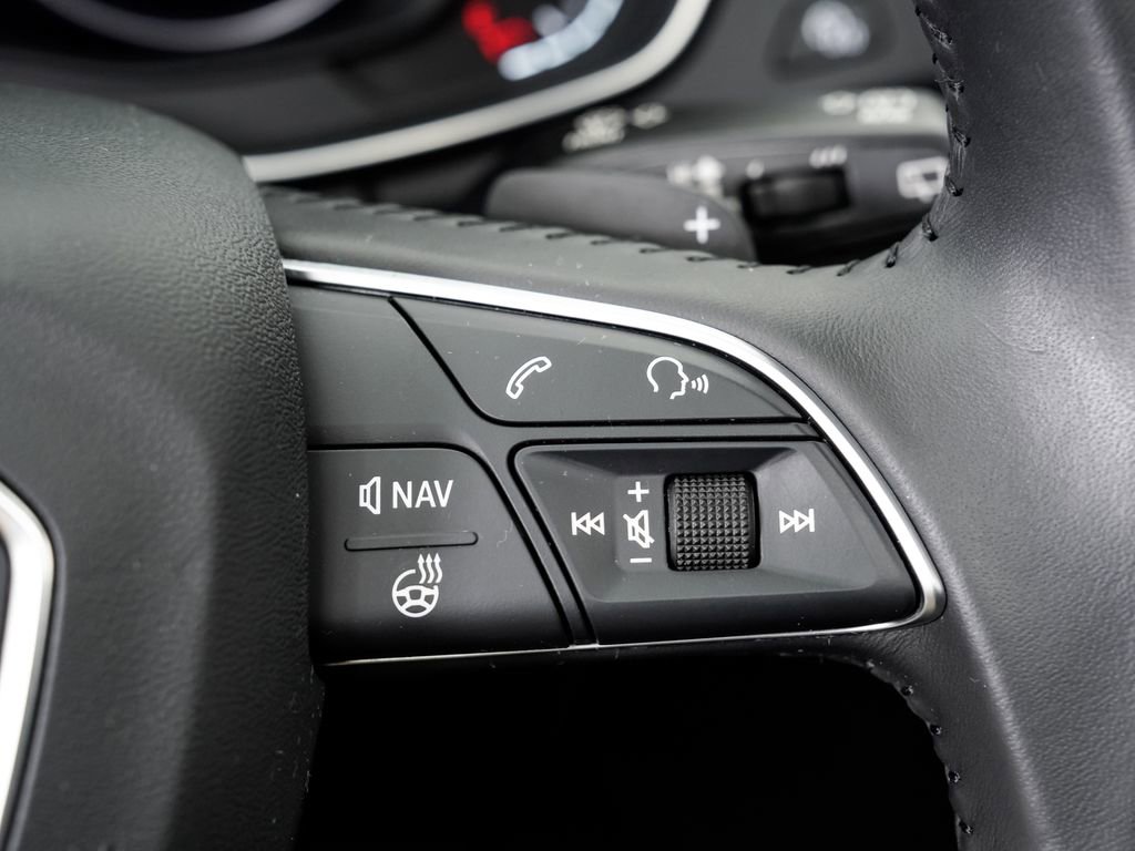 Used 2020 Audi Q5 e Premium Plus w/ Premium Plus Package image 13