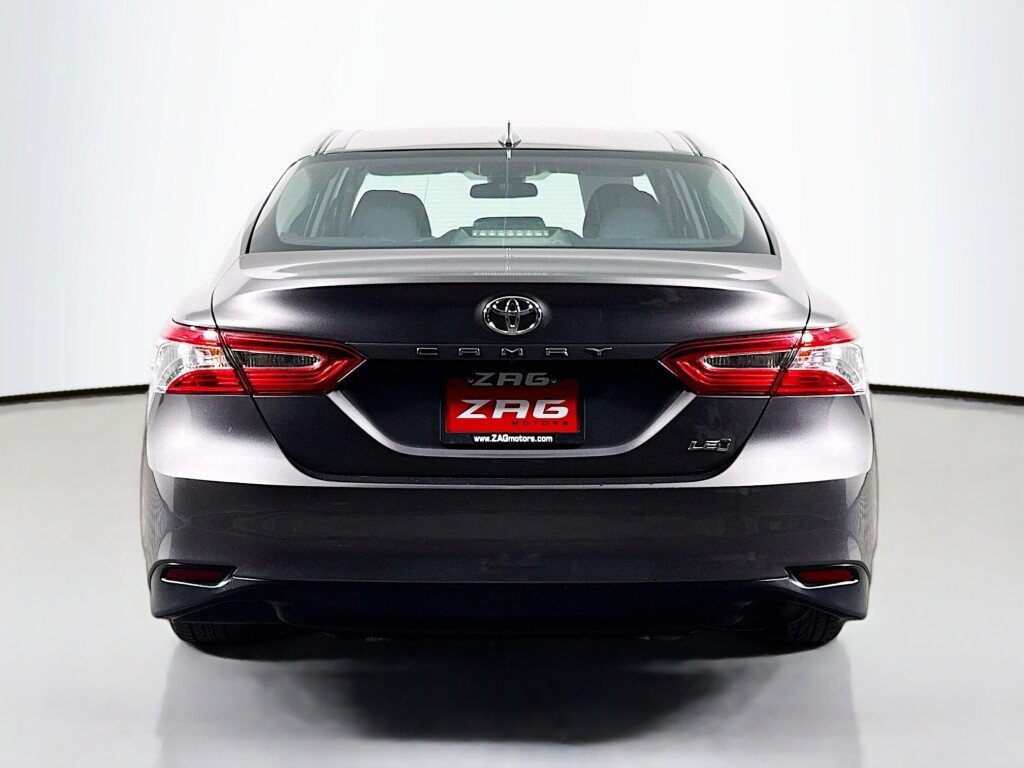Used 2019 Toyota Camry LE FWD image 4