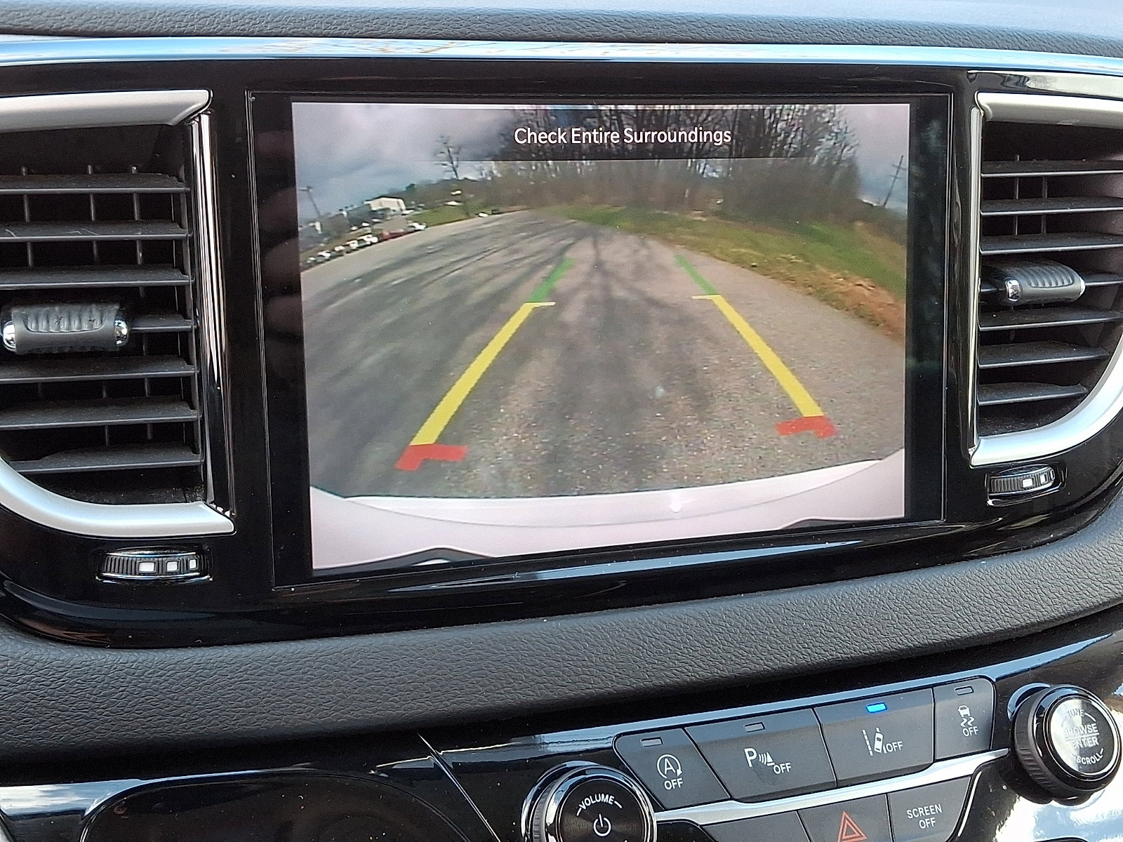 Used 2023 Chrysler Pacifica Touring-L image 18