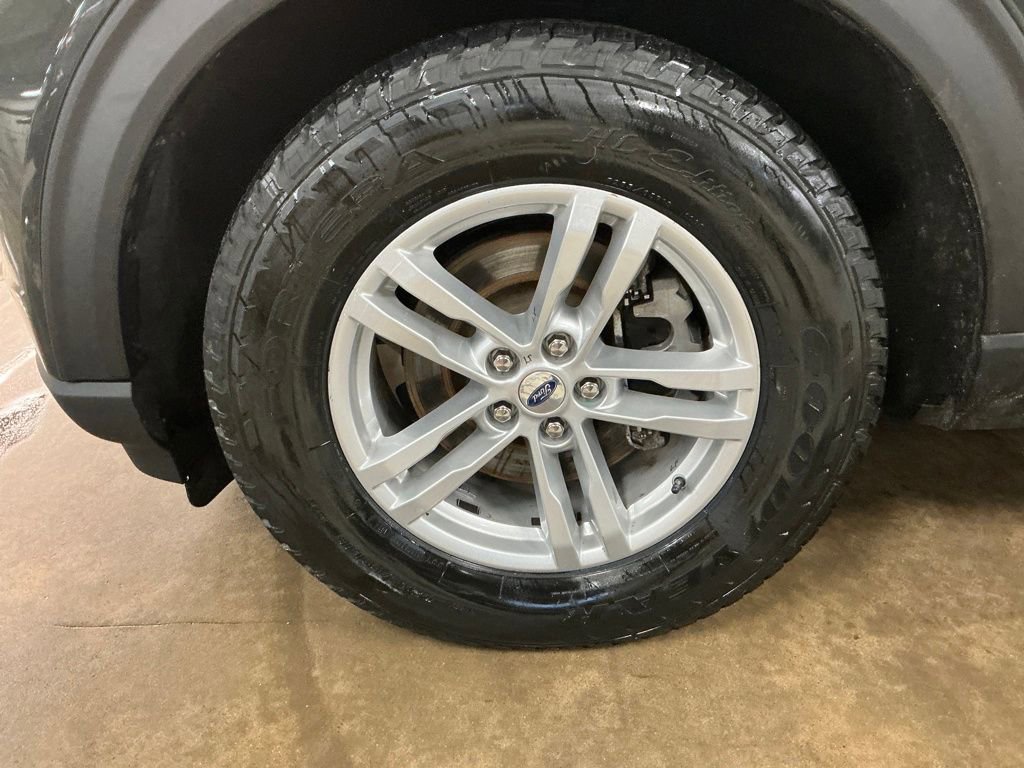 Used 2022 Ford Explorer XLT w/ Equipment Group 202A image 26