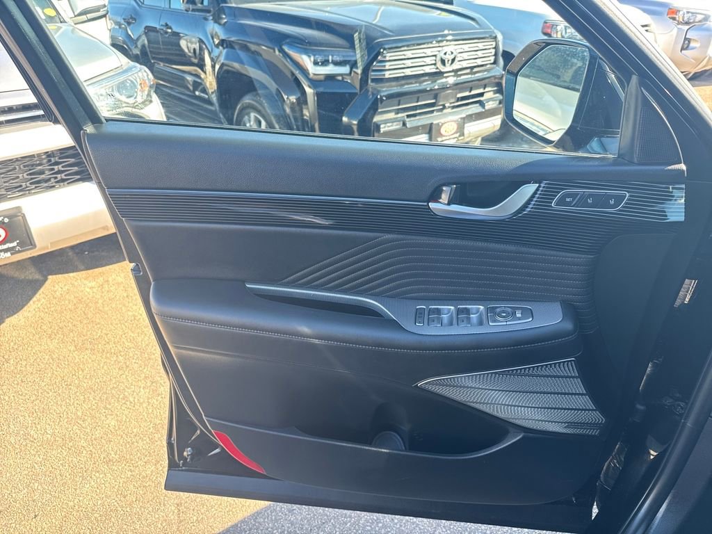 Used 2023 Hyundai Palisade Calligraphy image 40