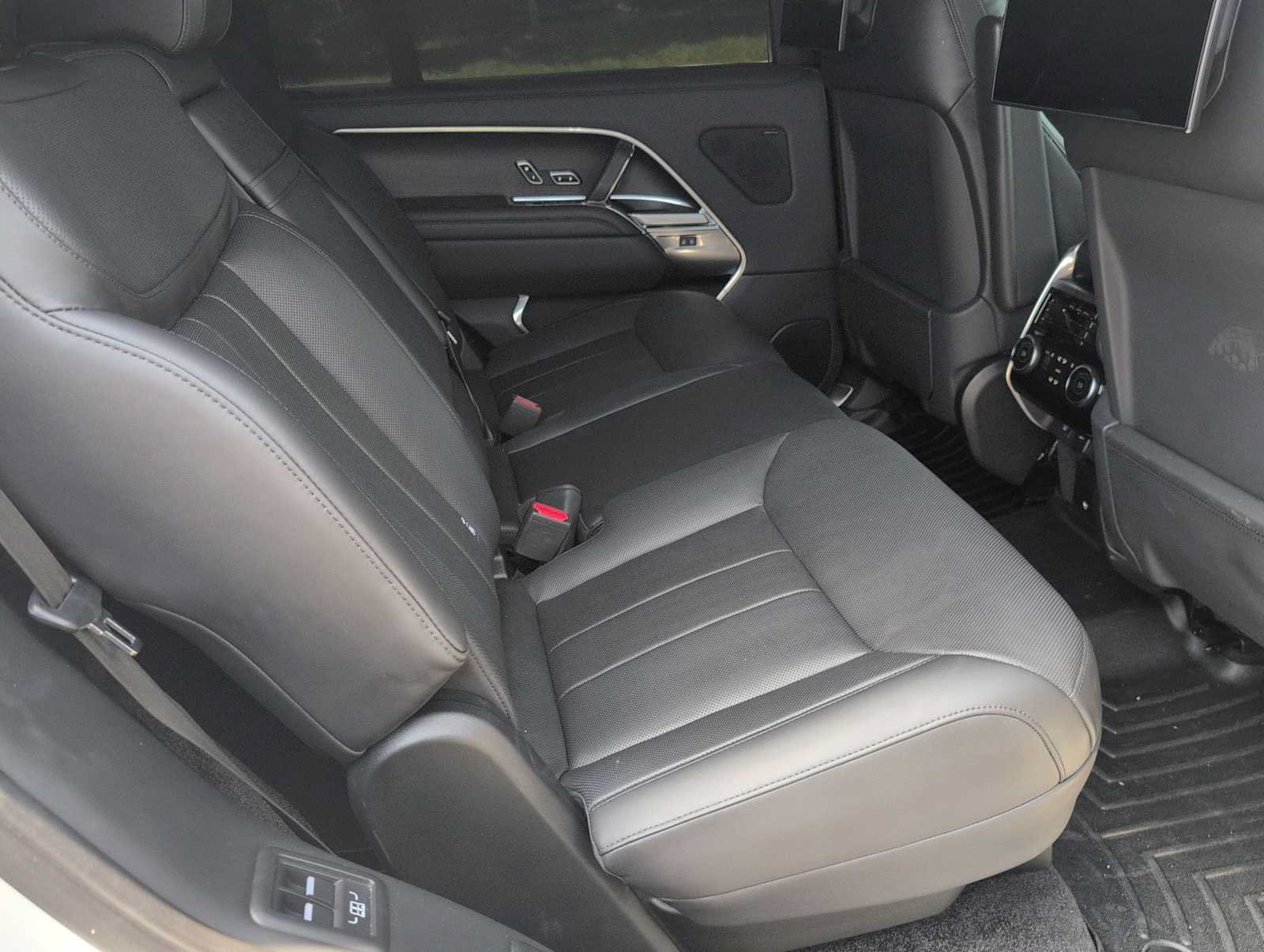 Used 2024 Land Rover Range Rover Long Wheelbase SE AWD/4WD image 20
