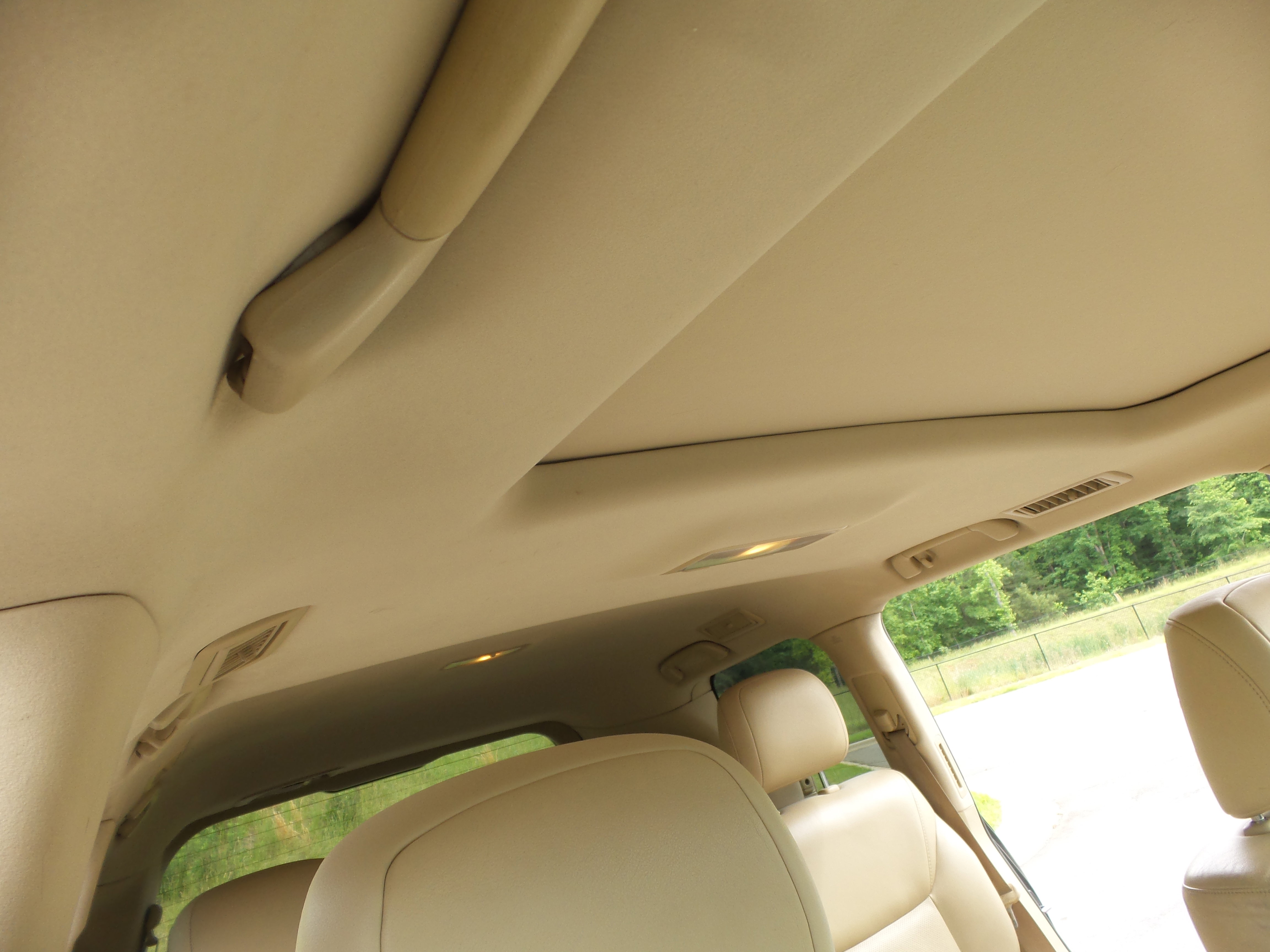 Used 2011 Lexus LX 570 4WD image 42