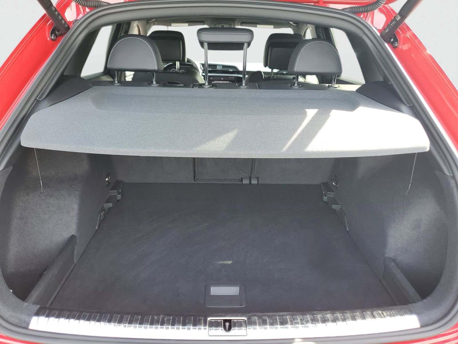 Used 2025 Audi Q3 2.0T Premium w/ Convenience Package image 9