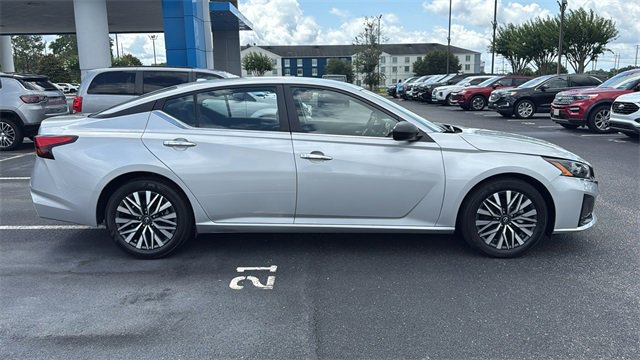 Used 2024 Nissan Altima 2.5 SV image 8
