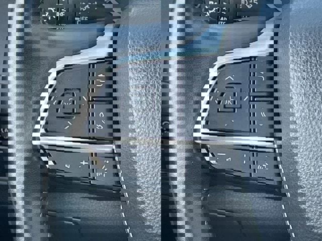 Used 2024 Toyota Highlander LE image 13