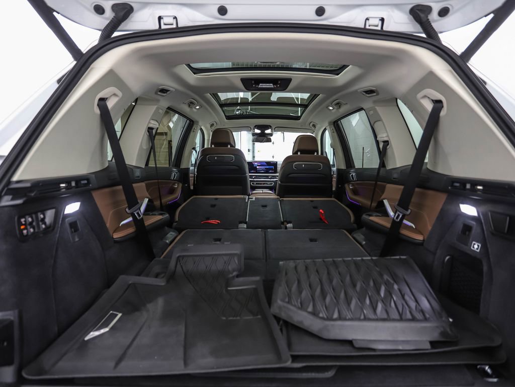 Used 2024 BMW X7 xDrive40i w/ Premium Package image 30