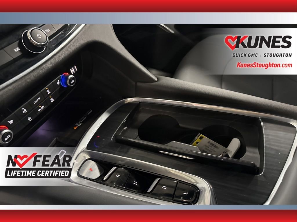Used 2024 Buick Enclave Essence image 32