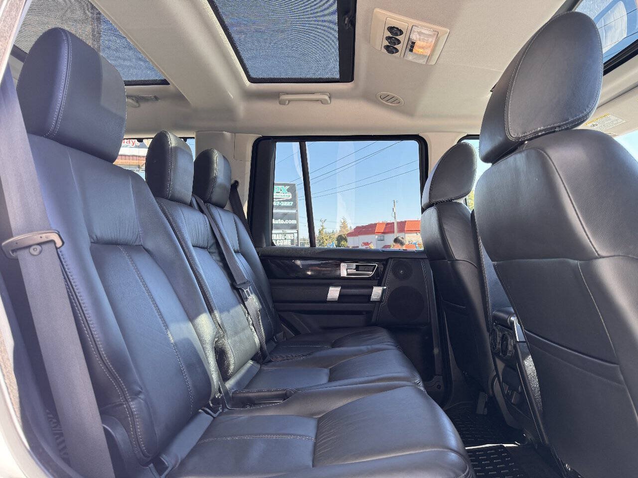Used 2016 Land Rover LR4 HSE LUX AWD/4WD image 19