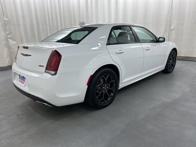 Used 2023 Chrysler 300 Touring L w/ Popular Equipment Group AWD/4WD image 6