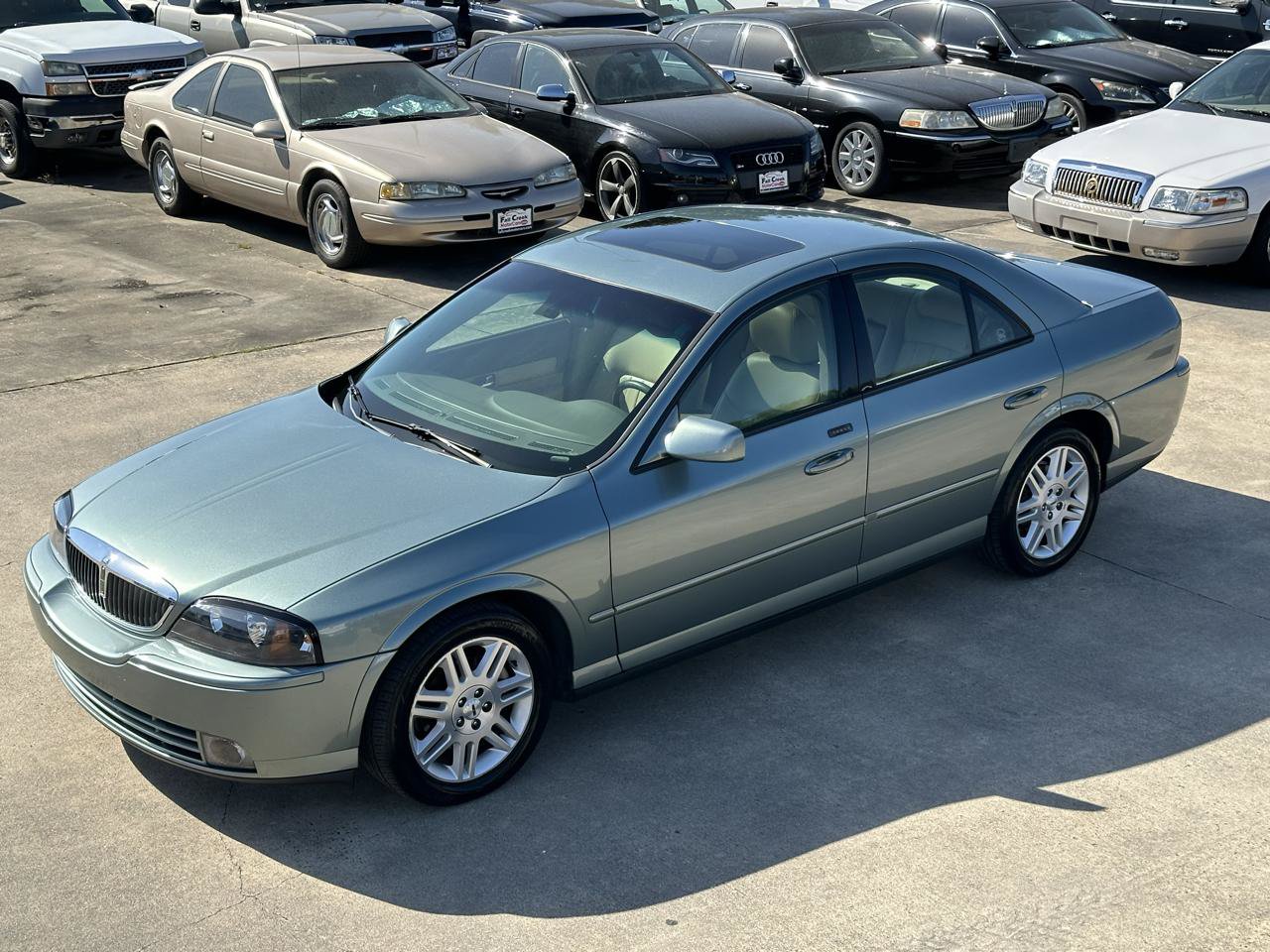 Used 2005 Lincoln LS RWD image 2