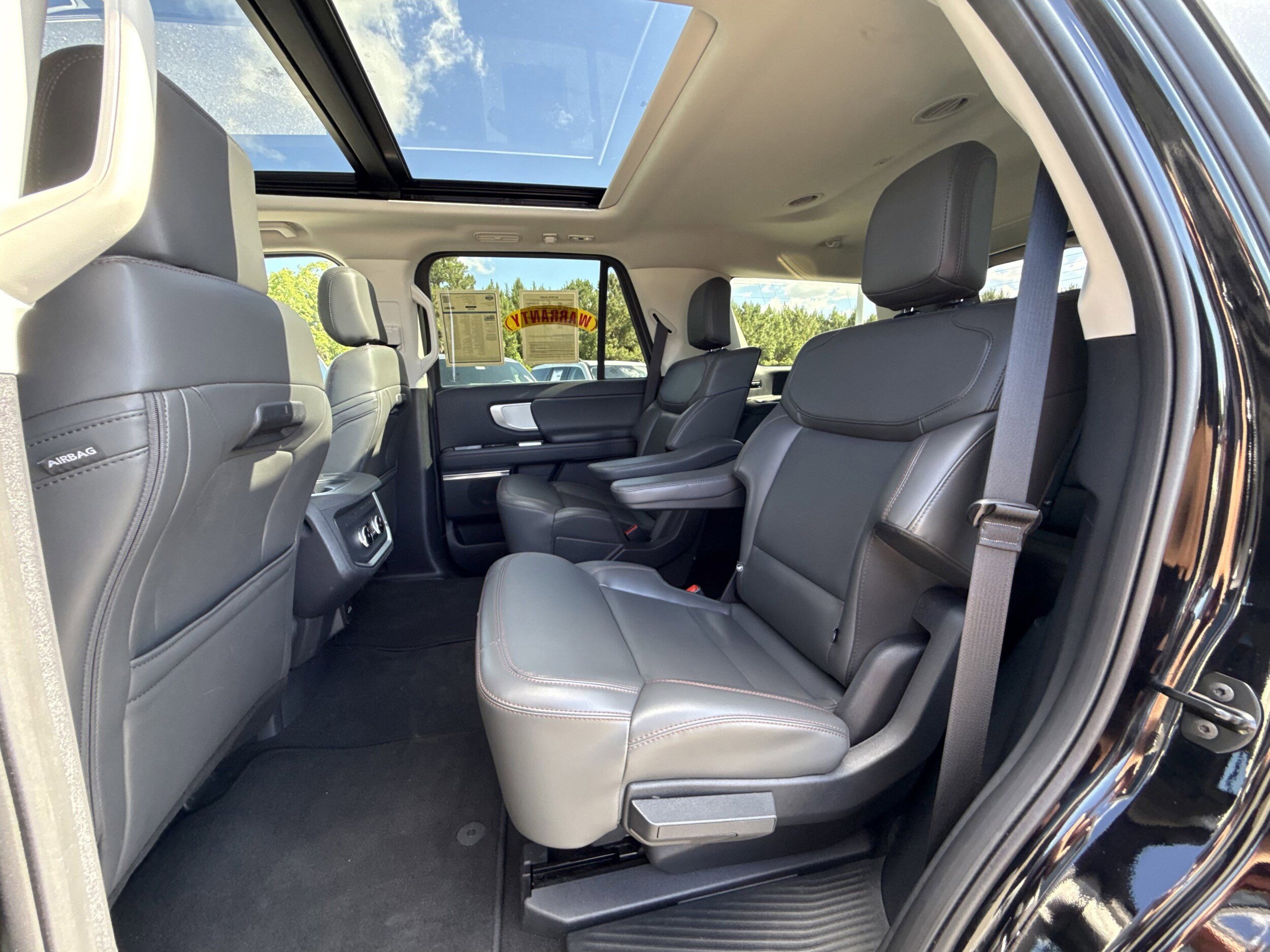 Used 2025 Ford Expedition Active AWD/4WD image 25