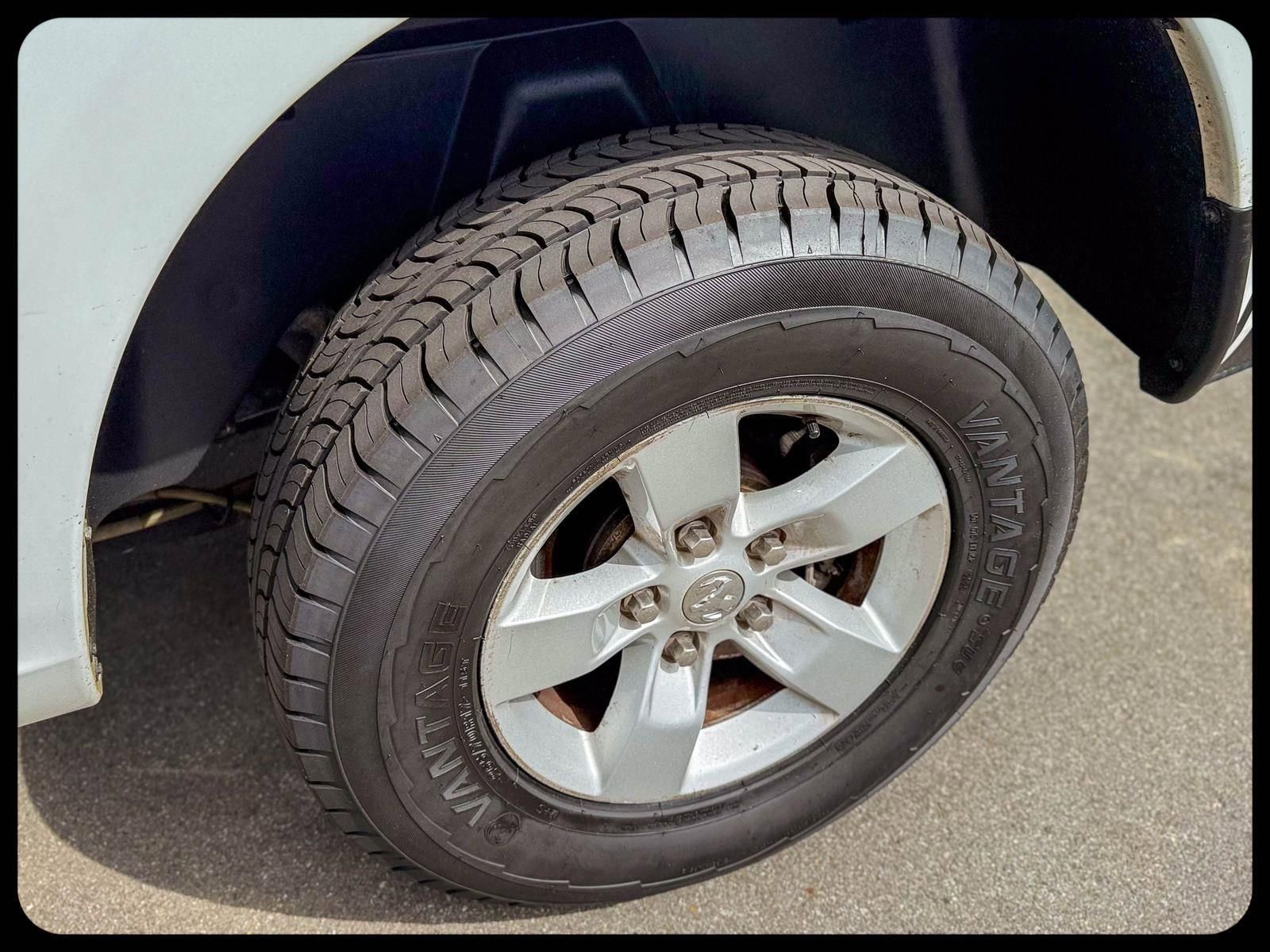 Used 2018 RAM 1500 Classic SLT image 8