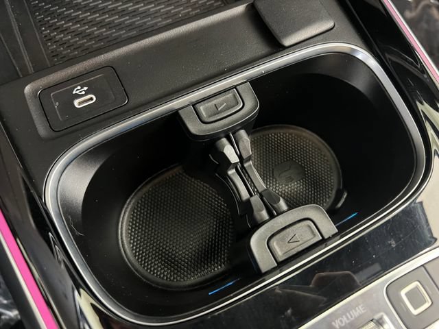 Used 2025 Mercedes-Benz EQB 300 4MATIC image 30