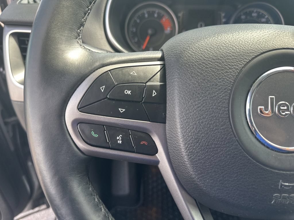 Used 2019 Jeep Cherokee Latitude Plus w/ Comfort/Convenience Group AWD/4WD image 12