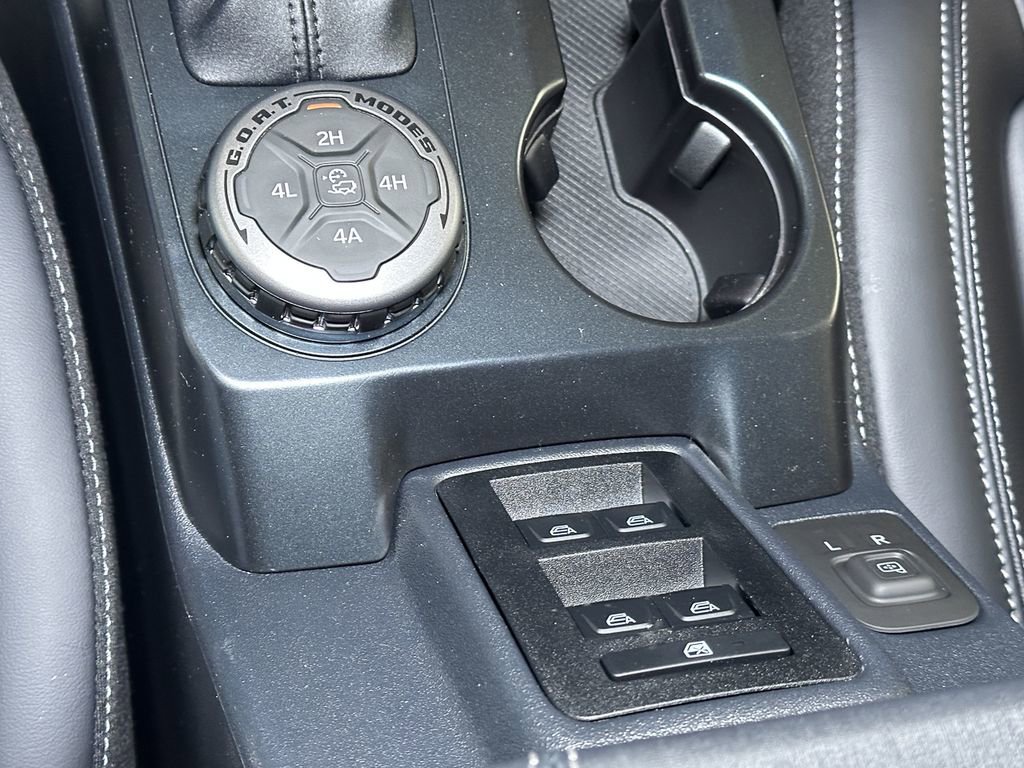 New 2025 Ford Bronco Outer Banks w/ Sasquatch Package image 27