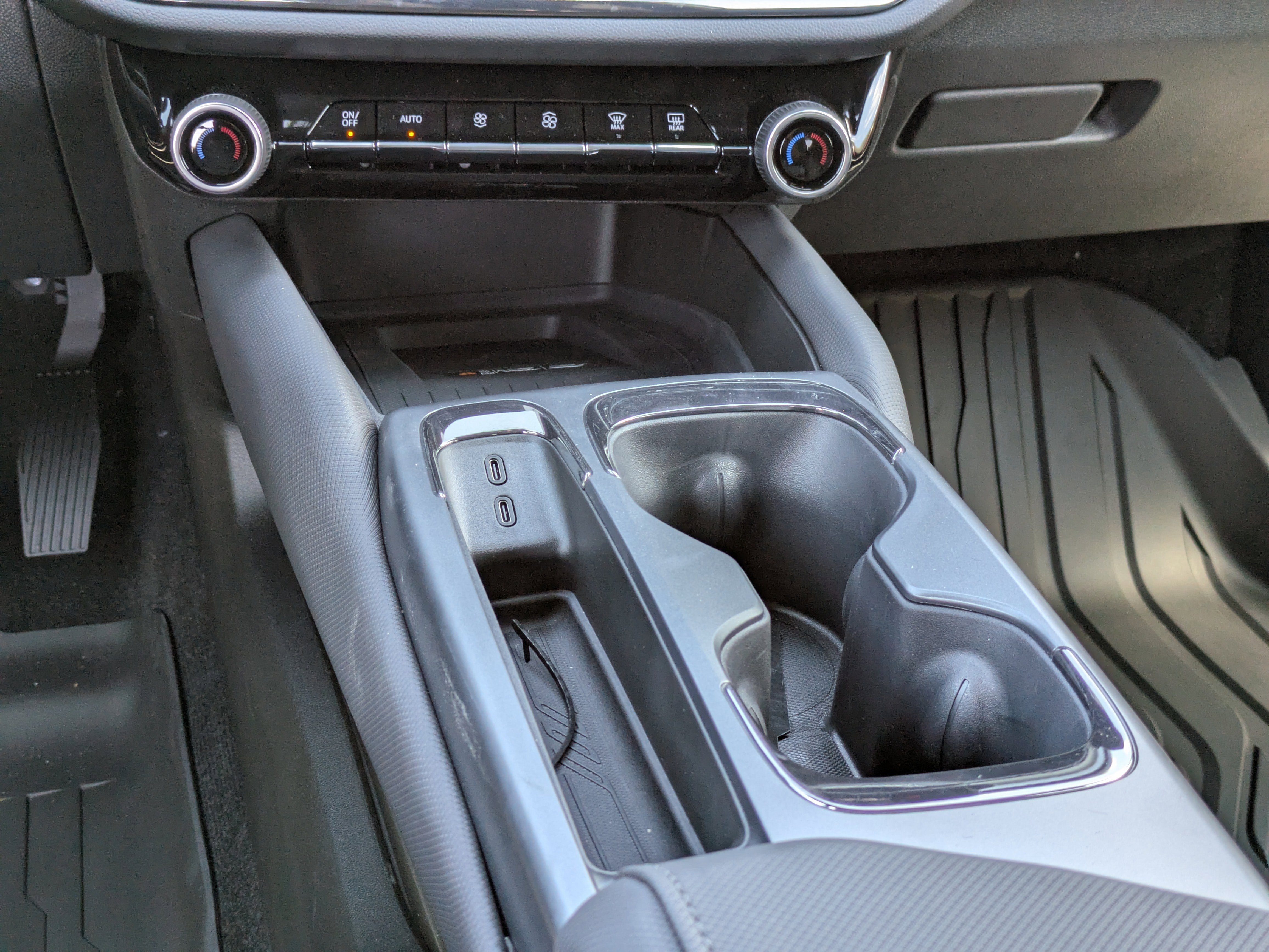 New 2025 Chevrolet Equinox EV RS image 13