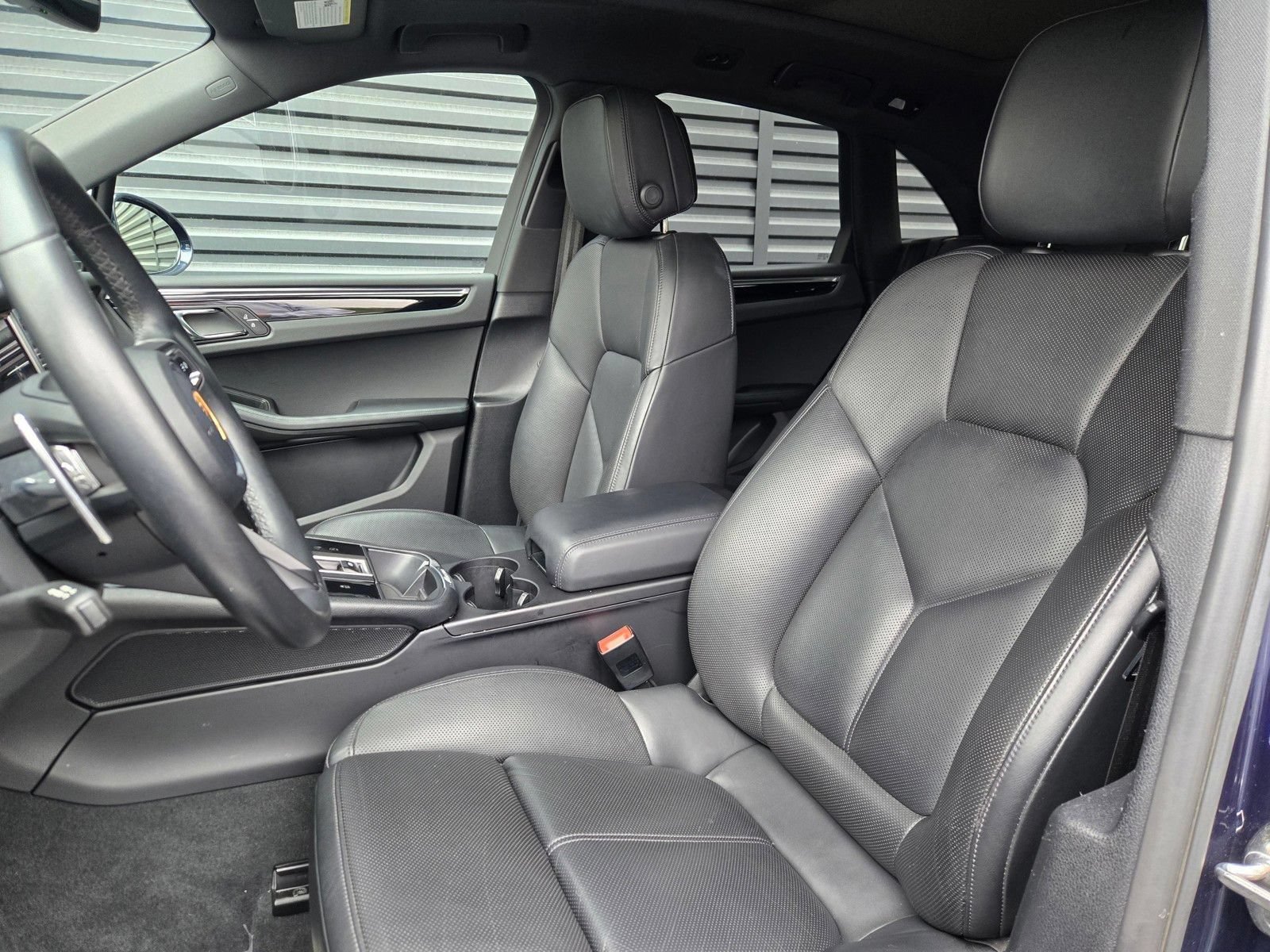 Used 2022 Porsche Macan S w/ Premium Package Plus AWD/4WD image 20