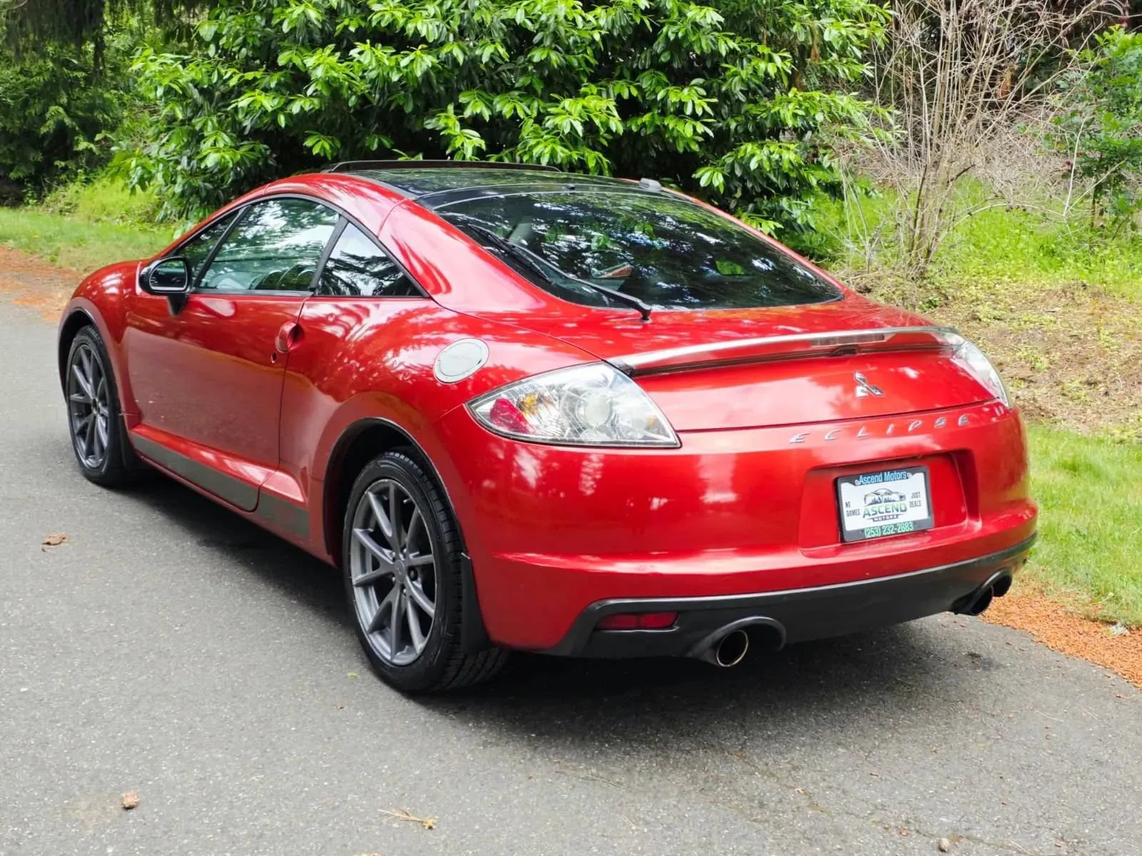 Used 2012 Mitsubishi Eclipse FWD image 3