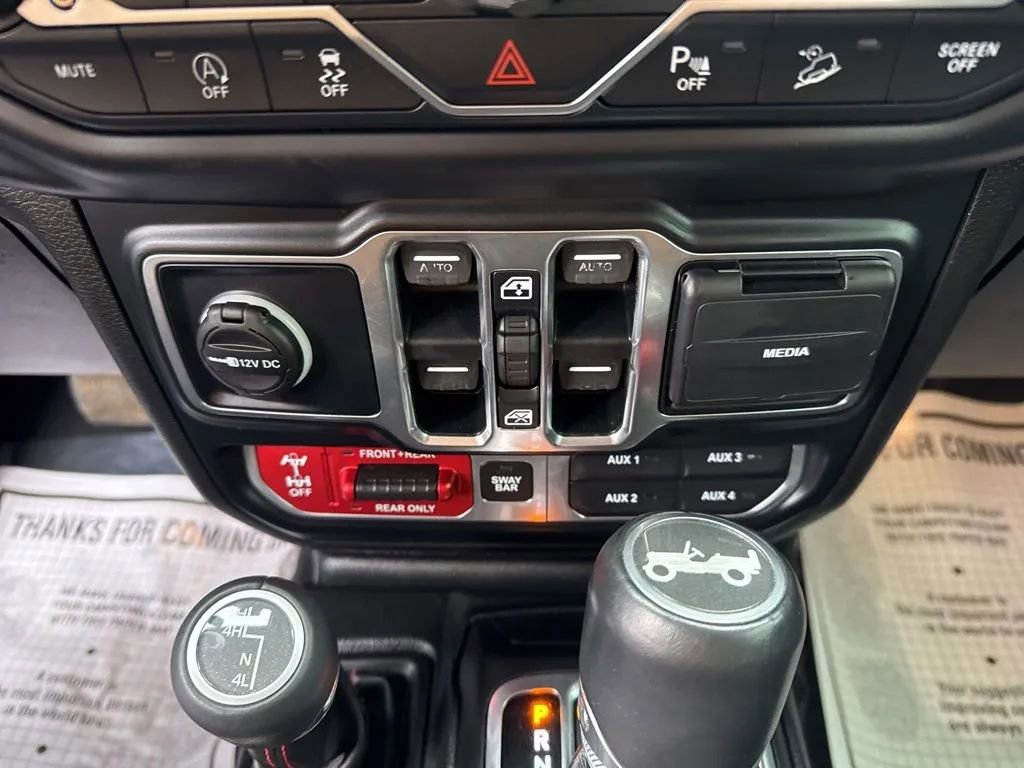 Used 2019 Jeep Wrangler Unlimited Rubicon w/ Dual Top Group AWD/4WD image 19