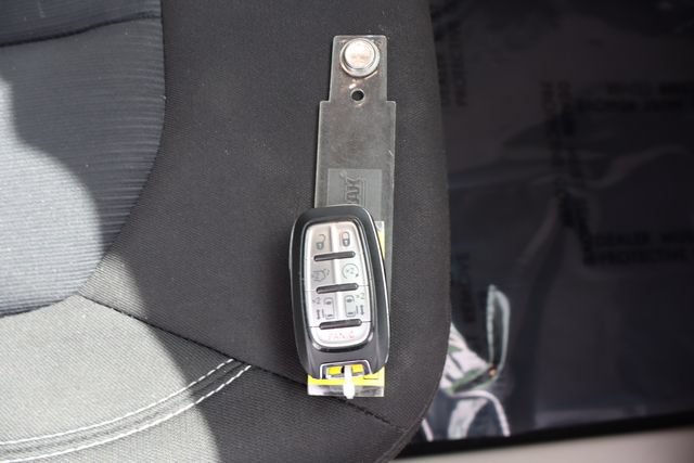 Used 2023 Chrysler Voyager LX FWD image 50