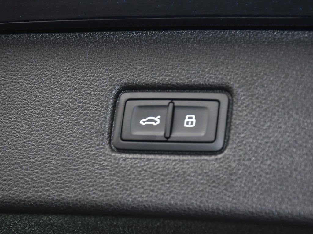 Used 2025 Audi Q7 3.0T Premium w/ Convenience Package image 94