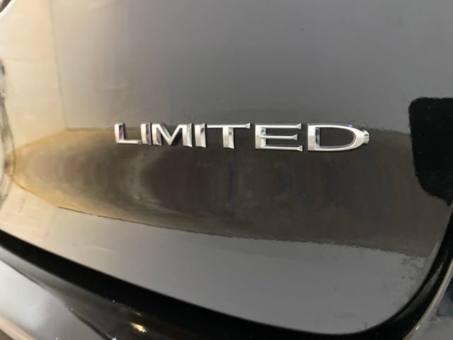 Used 2026 Chrysler Pacifica Limited FWD image 99
