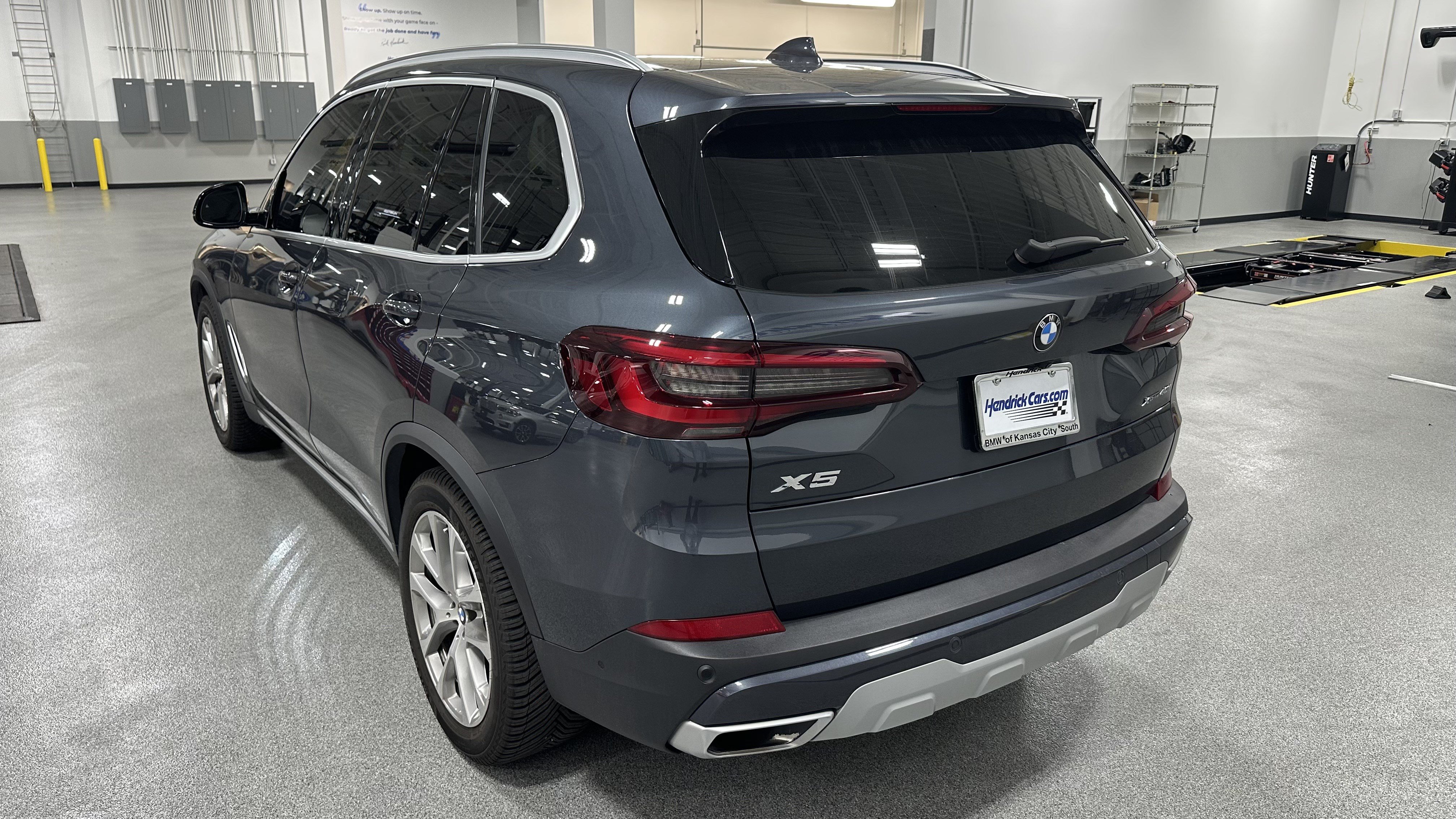 Used 2022 BMW X5 xDrive40i w/ Premium Package AWD/4WD image 8