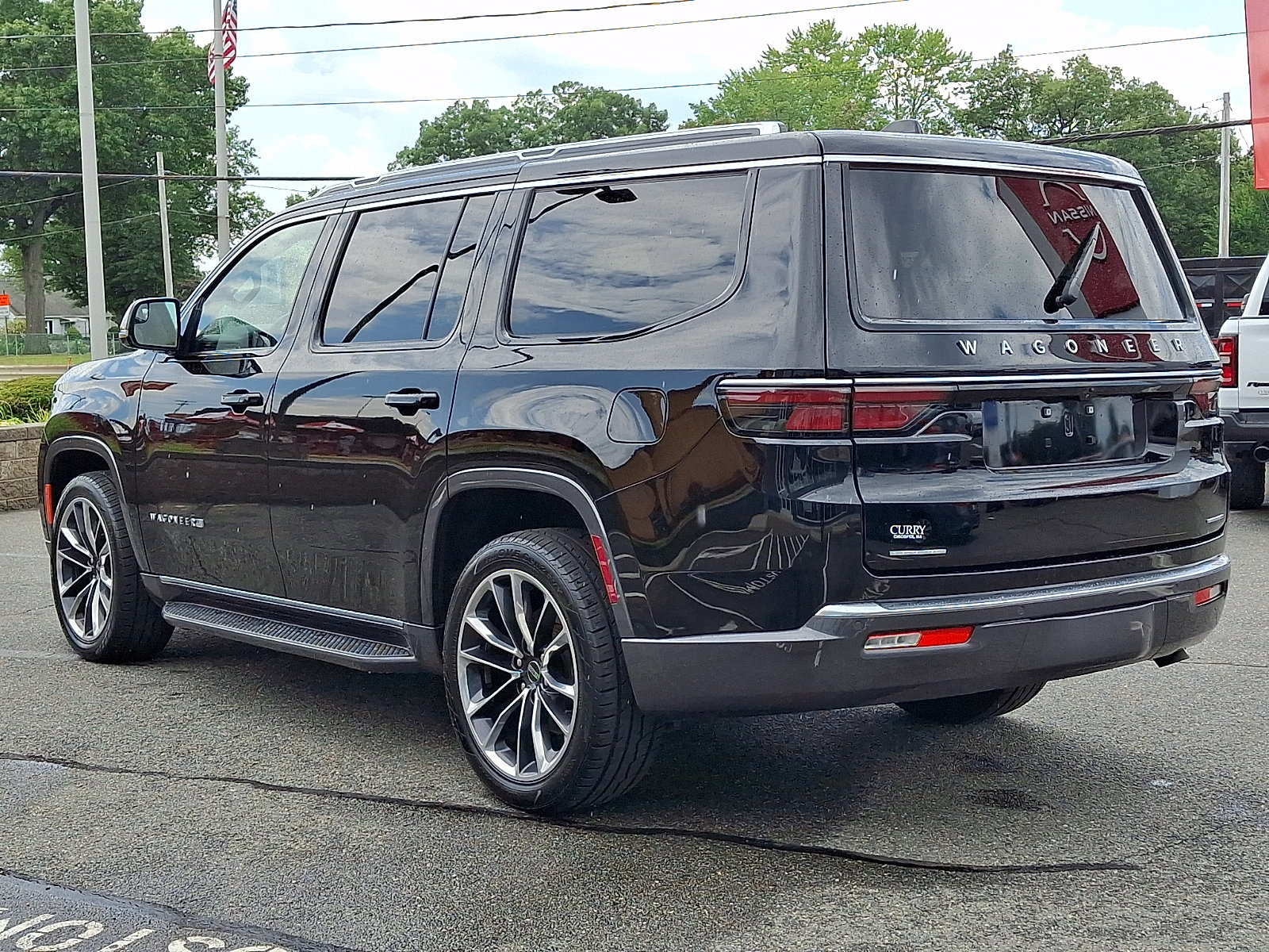 Used 2022 Jeep Wagoneer Series II w/ Premium Group I AWD/4WD image 4