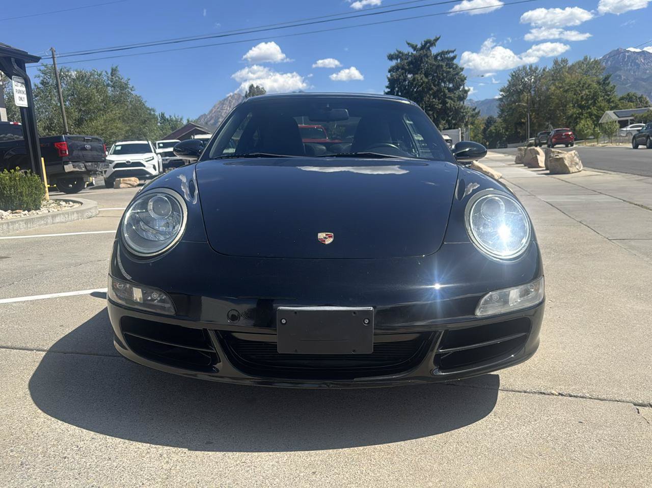 Used 2005 Porsche 911 Carrera RWD image 2