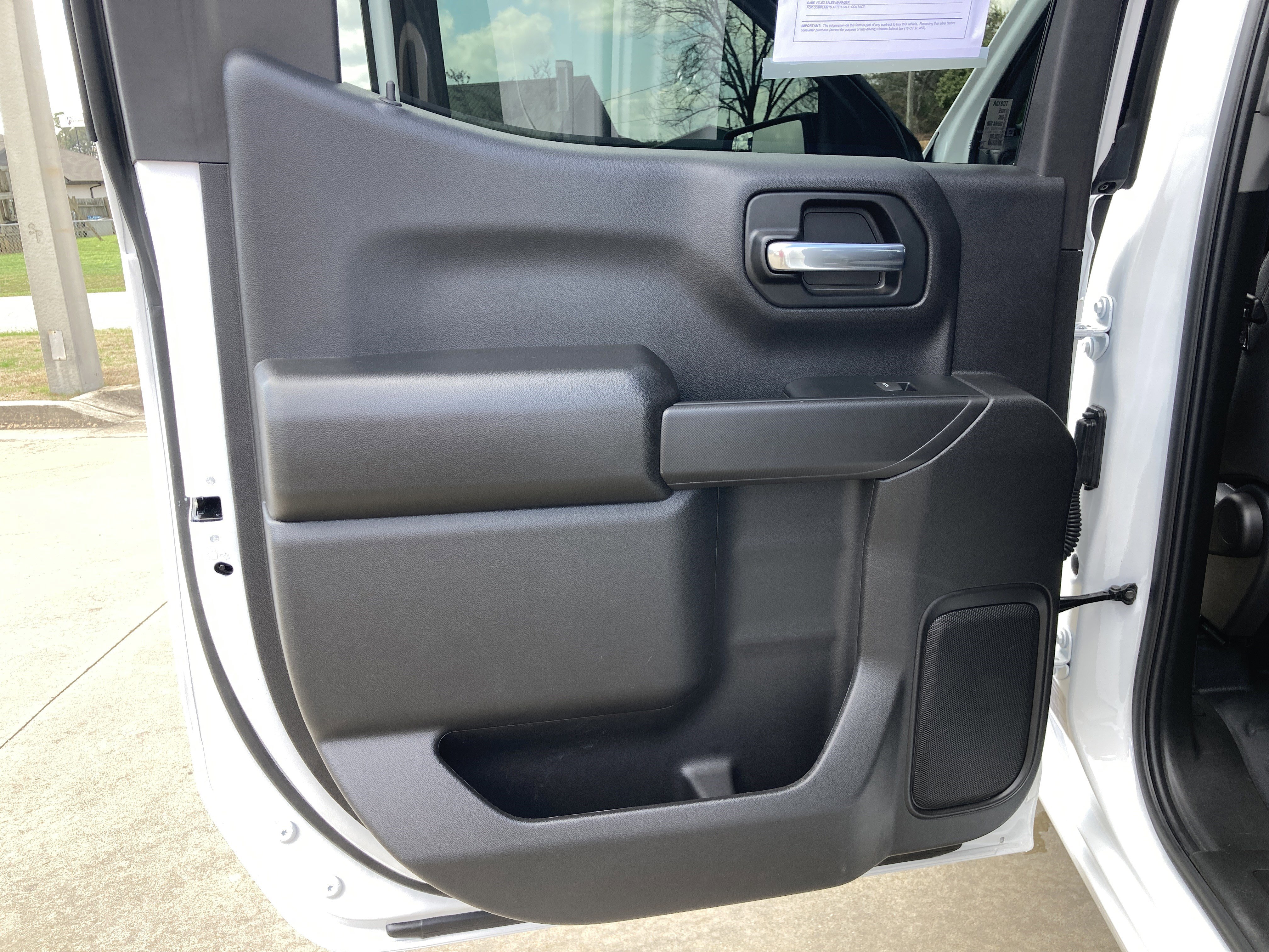 Certified 2025 GMC Sierra 1500 Pro w/ Pro Value Package image 17