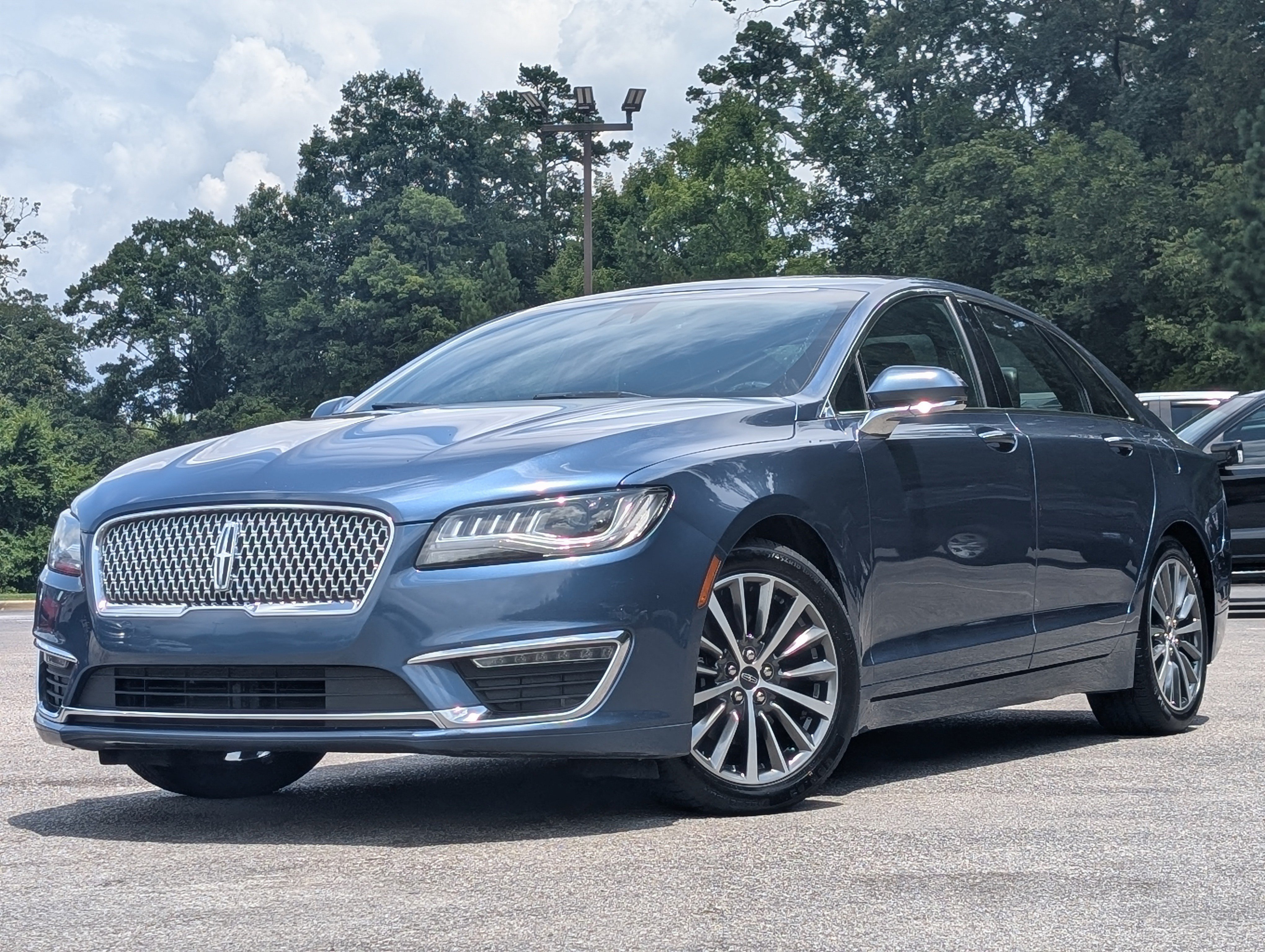 Used 2019 Lincoln MKZ Premiere FWD image 4