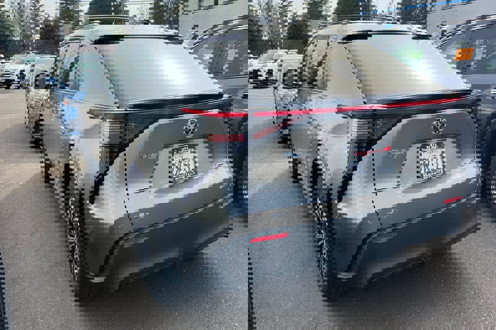 Used 2024 Toyota bZ4X XLE w/ Weather Package image 4